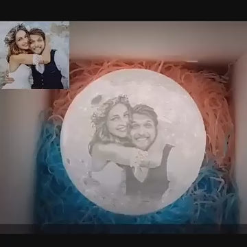 Vídeo demo: así se ve la lámpara de luna encendida con tu foto grabada